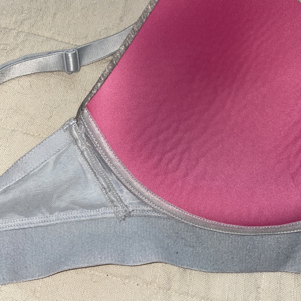 Pink Bra - Picture 6 of 7
